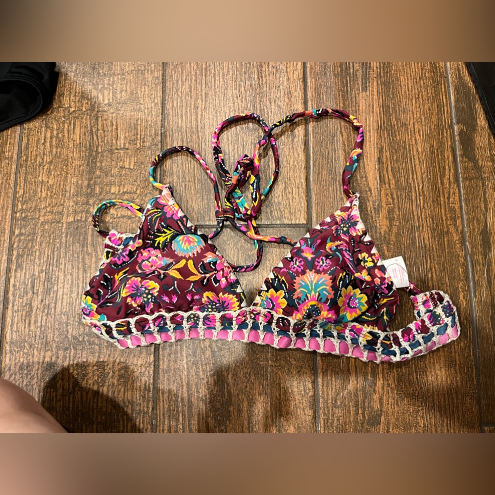 Pattern bikini top